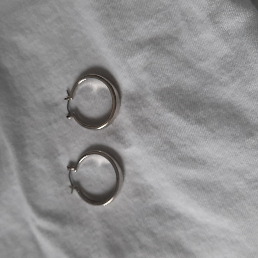 Hoop earings